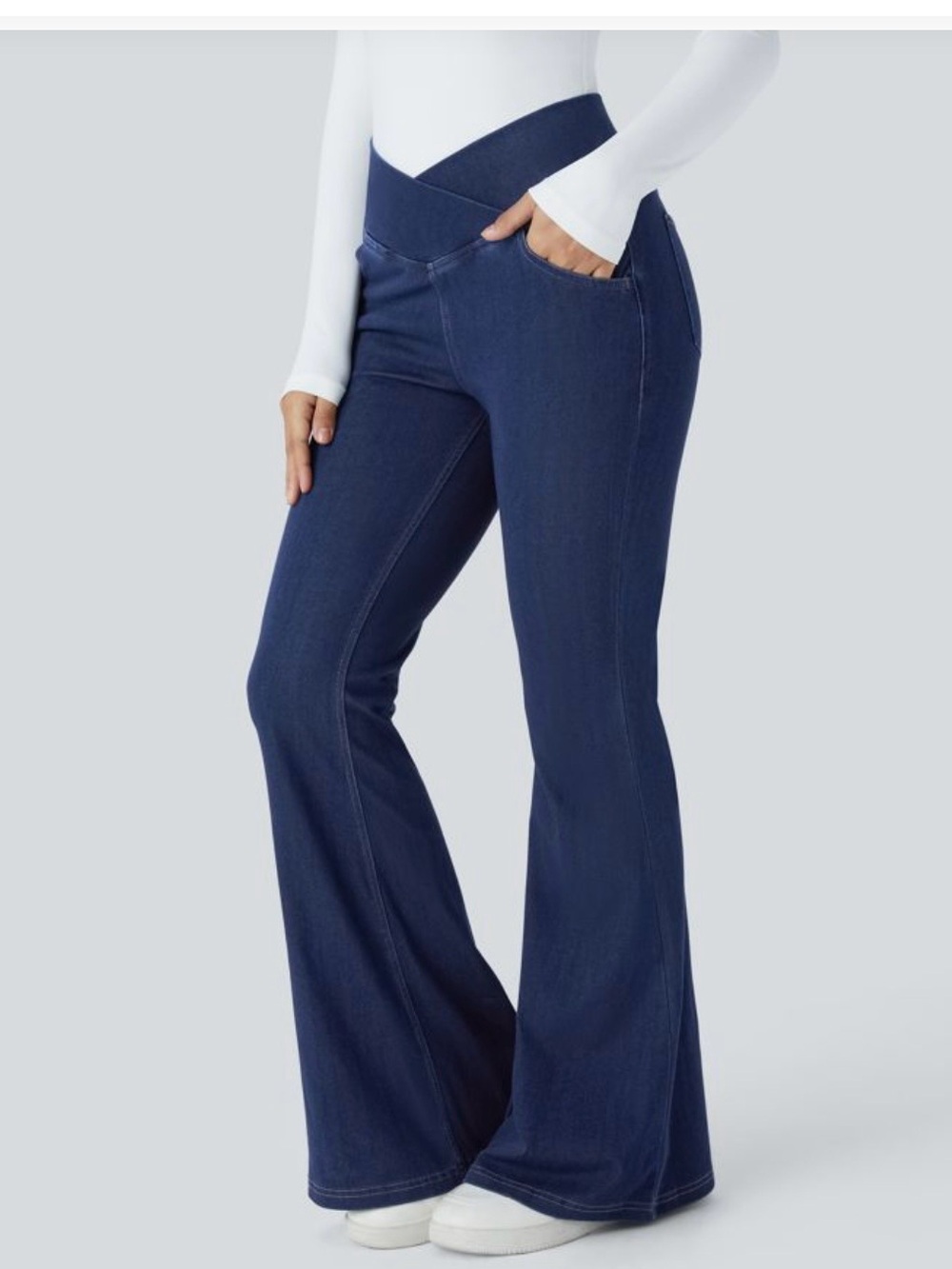 HALARA FLEX CROSSOVER WAIST POCKET INSTANTCOOL DARK WASH FLARE LEG JEANS SzL